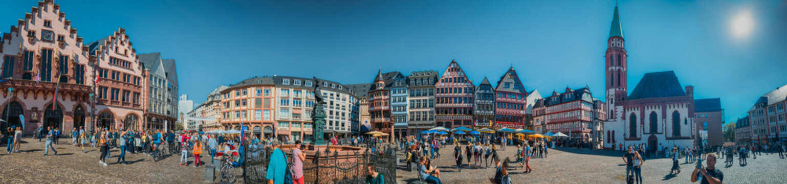 panoramic view of old town R&ouml;merberg in Frankfurt am Main