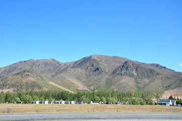 Fototapeta na wymiar Mountainous view along State Highway 8 in Canterbury, South ISland, New Zealand