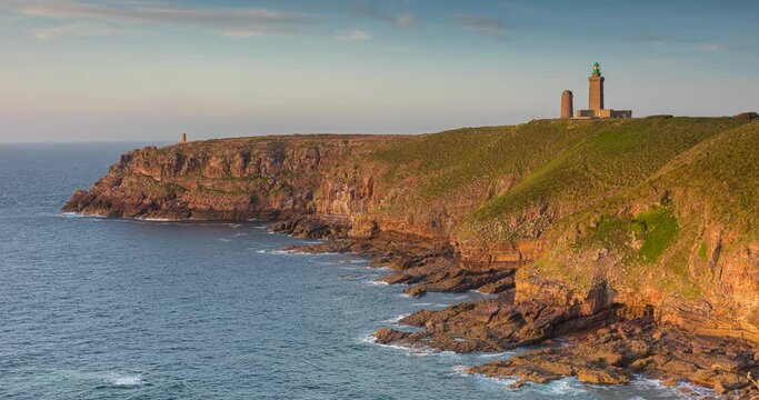 Les falaises du Cap Fr&eacute;hel en Bretagne