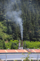 contaminación polución industrial chimenea echando humo fábrica país vasco 4M0A9024-as22