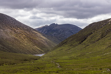 Fototapeta na wymiar Ben Crom reservoir and Mountain, Mourne Mountains Area of outstanding natural beauty, County Down, Northern Ireland