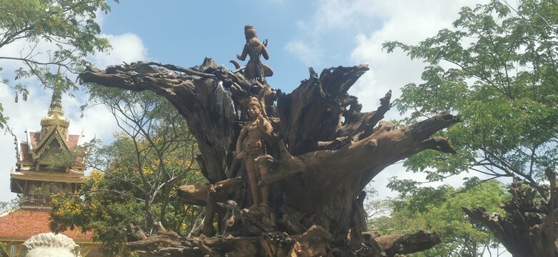 statue 1994