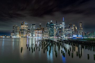 Fototapeta na wymiar Manhattan by night