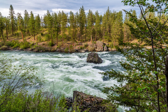 Devil's Toenail rapids on the 
Spokane River in Riverside State Park, Nine Mile Falls, Washington.