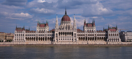Obraz premium hungarian parliament building