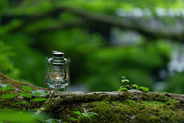 渓流とオイルランタン
