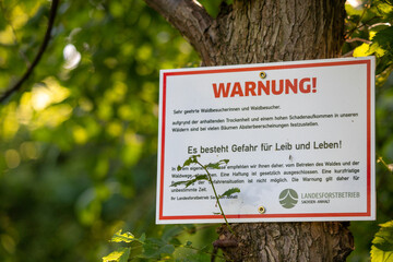 Warnung es beteht Gefahr für Leib und Leben
