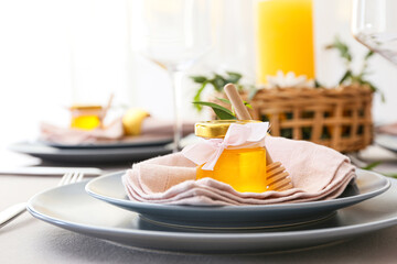 Honey bonbonniere on served for wedding table