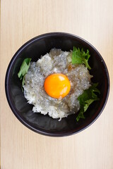 生しらす丼　魚介類