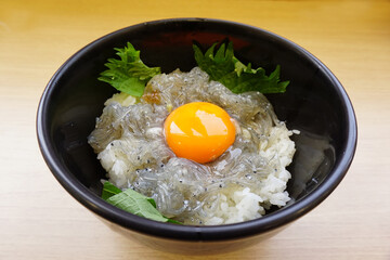 生しらす丼　魚介類