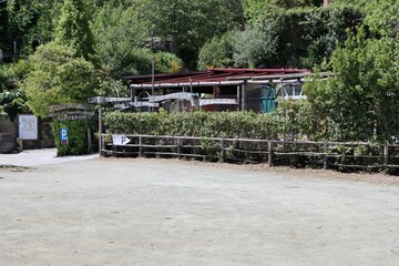 Serrara Fontana - Ristorante Miscillo Sapori sul Monte Epomeo dal parcheggio