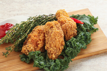 Crispy chicken wings with tomato ketchup