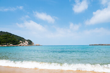Fototapeta premium 糸島市の美しいビーチ、芥屋の海水浴場
