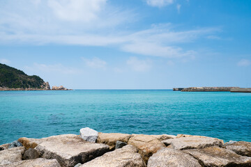 糸島市の美しいビーチ、芥屋の海水浴場
