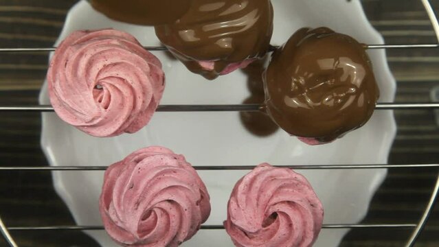 Marshmallow coating with melted chocolate