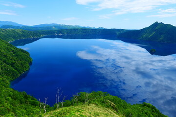 阿寒摩周国立公園。神秘の湖、摩周湖。弟子屈、北海道、日本。6月下旬。