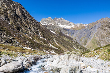 Paysage depuis le chemin de randonnée vers le Refuge de Chabournéou dans la Vallée du Valgaudemar
