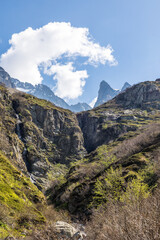 Paysage depuis le chemin de randonnée vers le Refuge de Chabournéou dans la Vallée du Valgaudemar