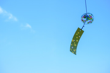 青空と風鈴　夏のイメージ