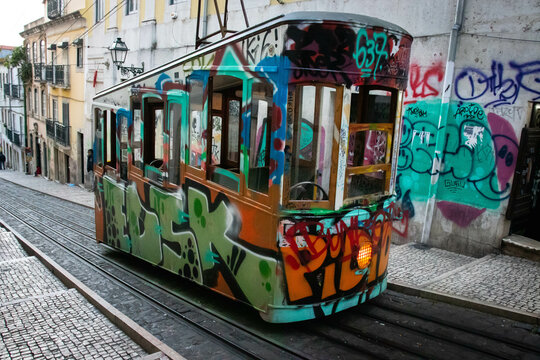 Tram in Lisbon, Portugal 2018 (1)