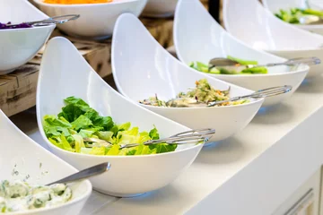 Foto op Plexiglas Salad bar with vegetables in restaurant. Healthy food concept © SDF_QWE