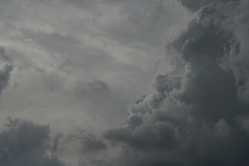 Naklejka na ściany i meble Wolken Himmel kurz vor oder nach einem Gewitter mit Regenschauer
