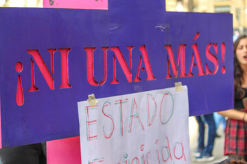 Ni una mas, anti monumenta ciudad de mexico feminismo 