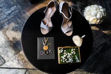 Grey wedding shoes and other accessories