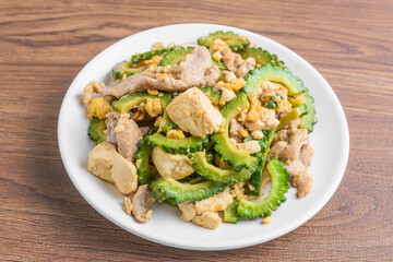 夏の味覚　ゴーヤチャンプル