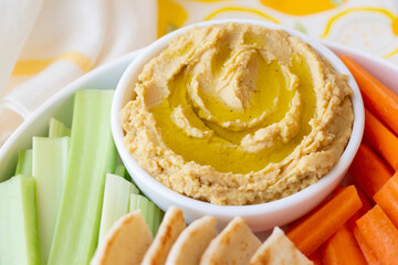 Plain Hummus and Veggie Tray with Pita