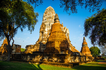 Wat Ratchaburana ruin temple in Ayutthaya Historical Park, Thailand - obrazy, fototapety, plakaty