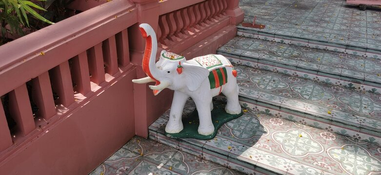 statue 2115