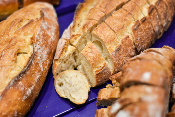 exposición de diferentes panes y roquillas