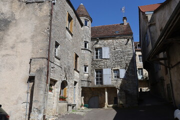 Maison typique, vue de l'extérieur, village de Flavigny sur Ozerain, France