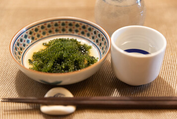 海ぶどうを肴に一杯