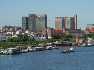Obraz premium Die Stadt Hamburg, der Hafen und die Elbe