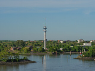 Fototapeta premium Die Stadt Hamburg, der Hafen und die Elbe
