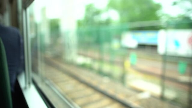 電車の窓からの景色 スローモーション