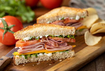 Ham sandwich with cheese, lettuce and tomato - 508789448