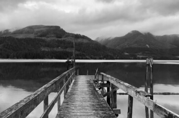 Lakeside view Vancouver Island (zwart-wit)