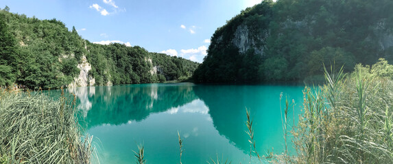 Fototapeta na wymiar lake in the mountains in summer