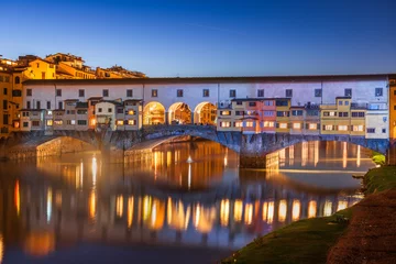 Photo sur Plexiglas Ponte Vecchio Florence, Italy at the Ponte Vecchio Bridge Crossing the Arno River