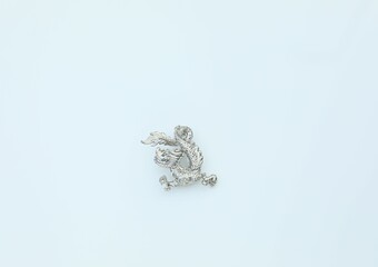 Dragon animal silver tone textured brooch pin vintage costume jewelry fashion accessory