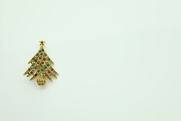 Christmas Holiday tree brooch pin with rhinestones vintage costume jewelry fashion accessory