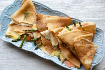 Smoked Salmon, Asparagus and Hollandaise Sauce Crepes