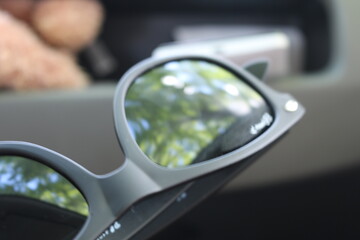 
glasses in the car