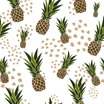 Seamless pattern with pineapples. tropical fruit. Flat illustration.