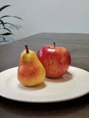 apple on a plate