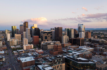 Fototapeta premium Downtown Denver Skyline Aerial View at Sunset, Colorado