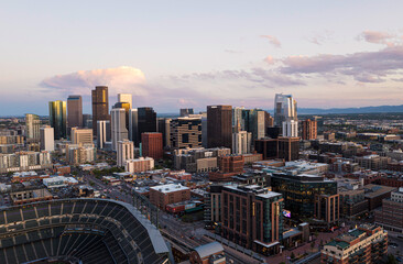 Aerial View of Denver, Colorado at Sunset - obrazy, fototapety, plakaty